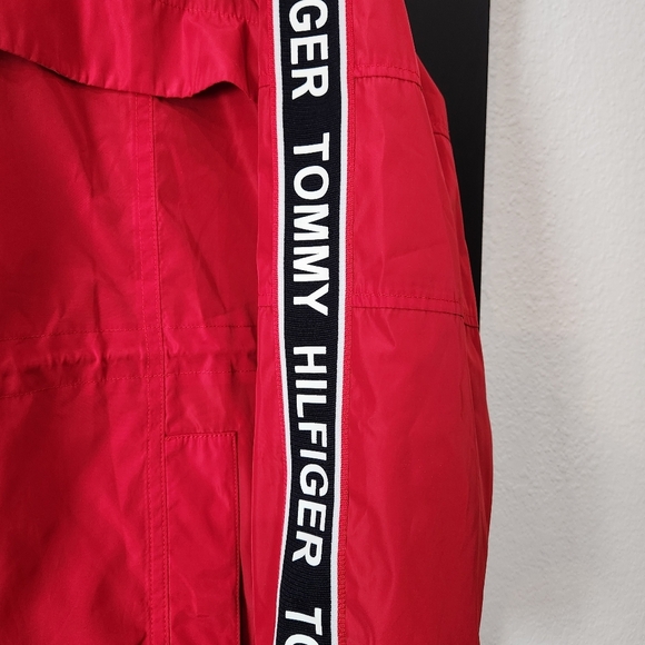 NWOT TOMMY HILFIGER ESSENTIAL HOODED WINDBREAKER- RAIN JACKET SIZE LARGE - Picture 6 of 15